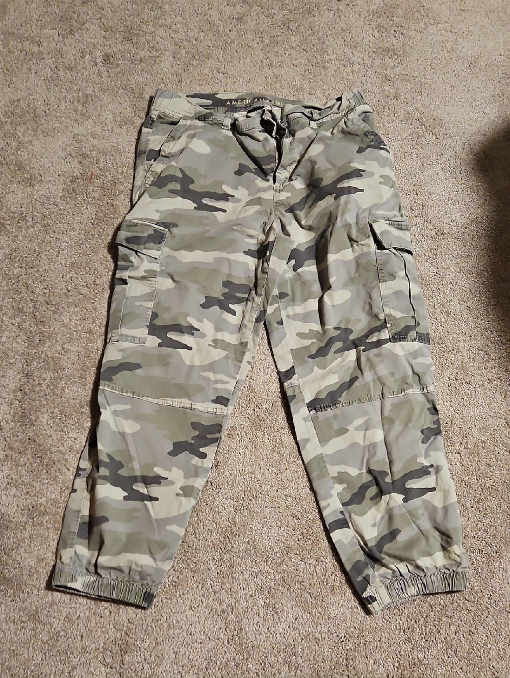 American Eagle Outfitters Olive & Gray Camo Cargo Joggers